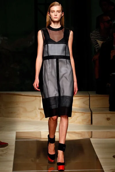 Look 25